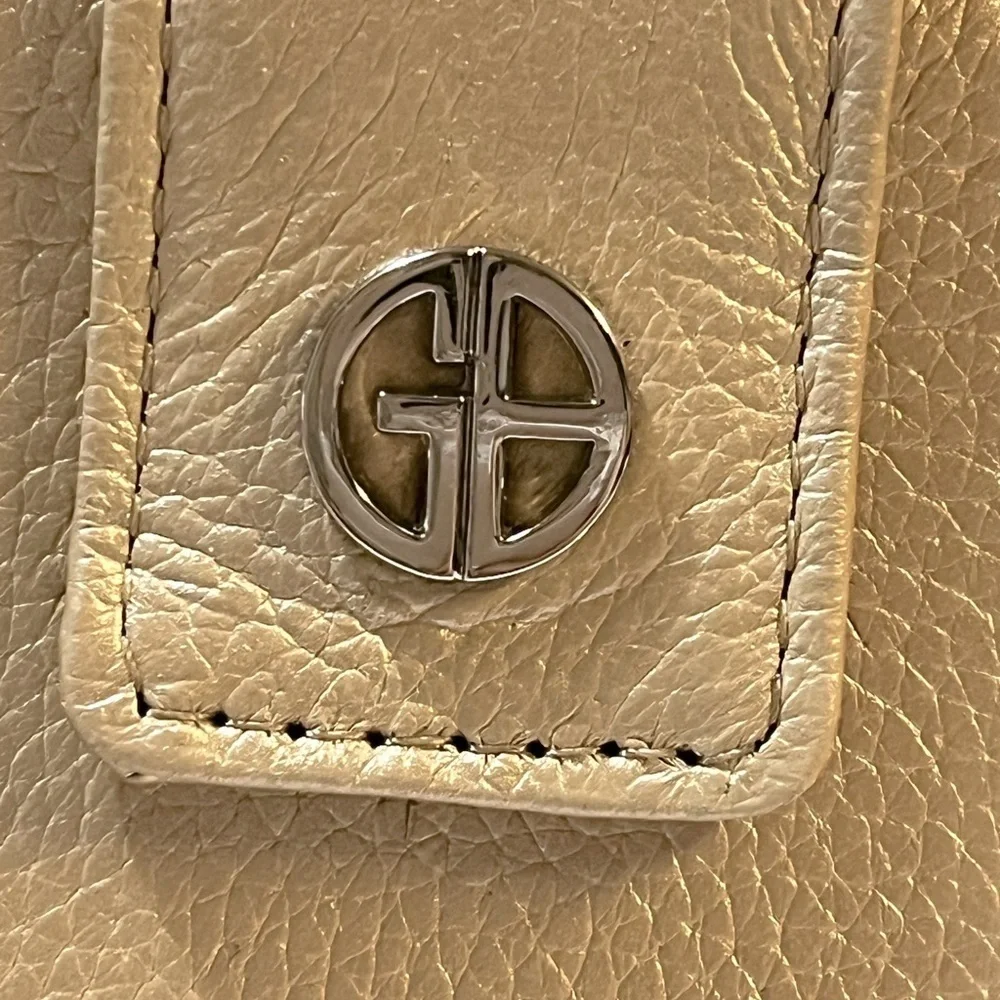Giani Bernini All-In-One Zip Around Wallet, Champagne Gold, Metallic Leather - Picture 3 of 16